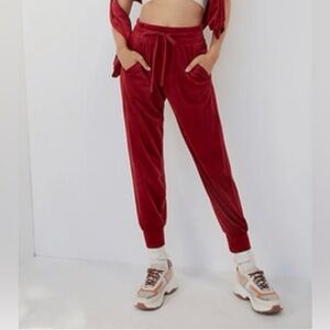 Anthropologie Saturday Sunday Women’s Merida Red Velour Joggers Size L